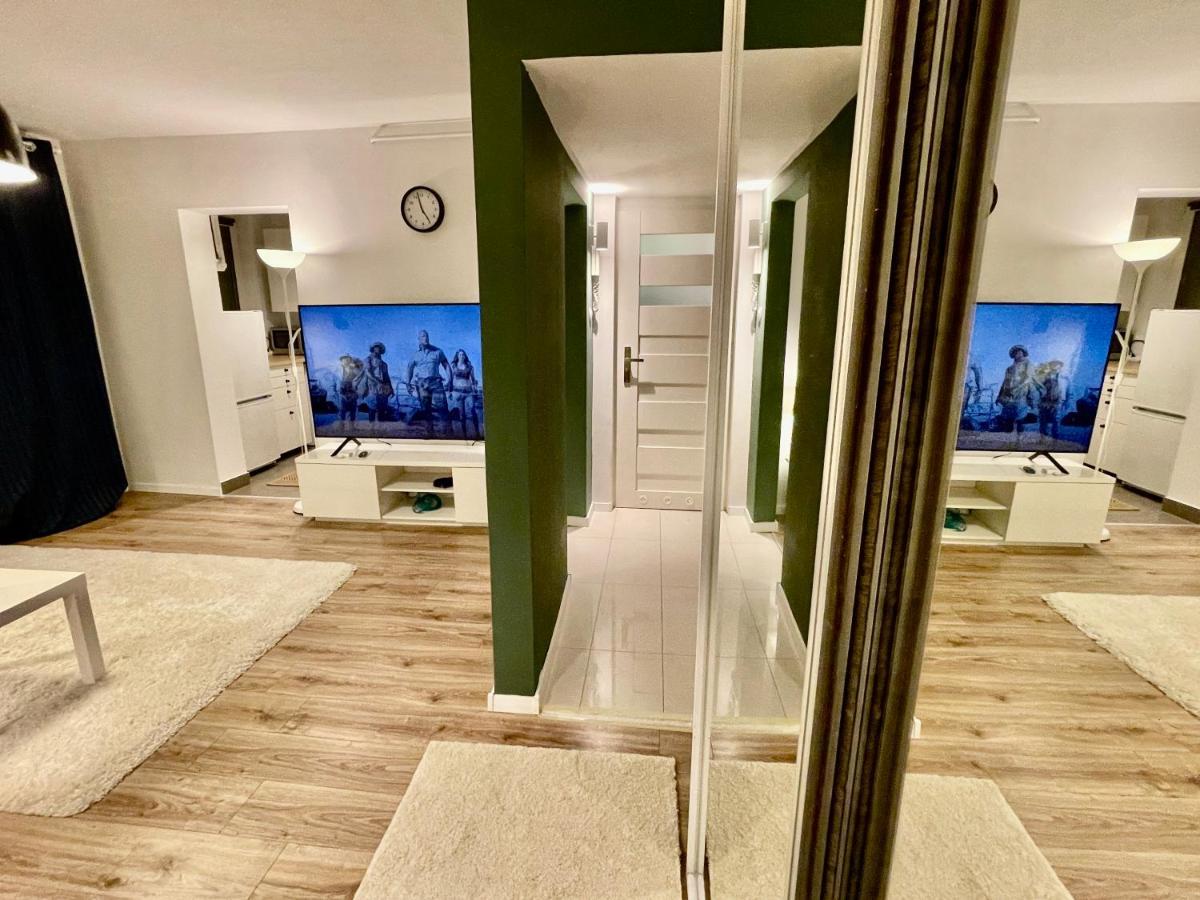 Holiday Metro Fast Wifi Tv'70 Netflix Hbo Appletv Βαρσοβία Εξωτερικό φωτογραφία