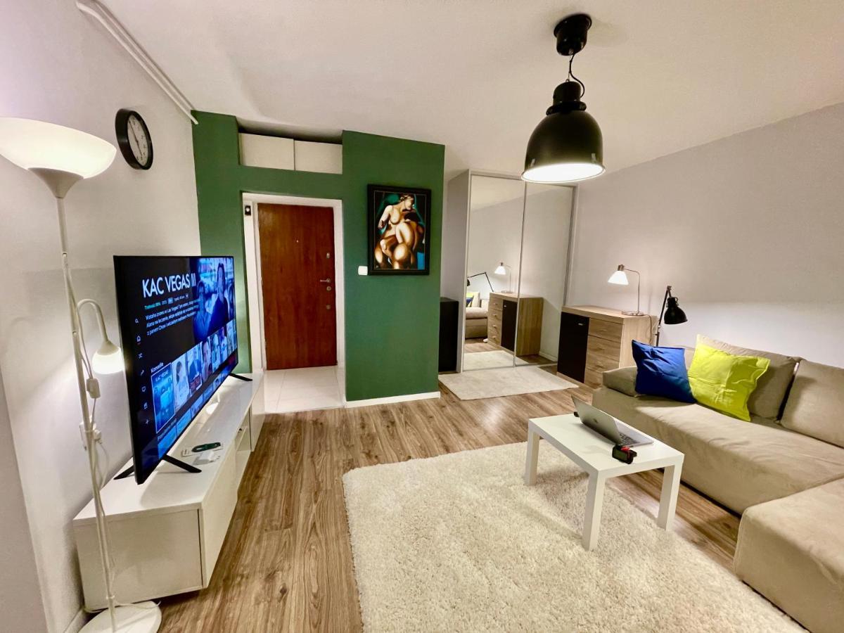 Holiday Metro Fast Wifi Tv'70 Netflix Hbo Appletv Βαρσοβία Εξωτερικό φωτογραφία