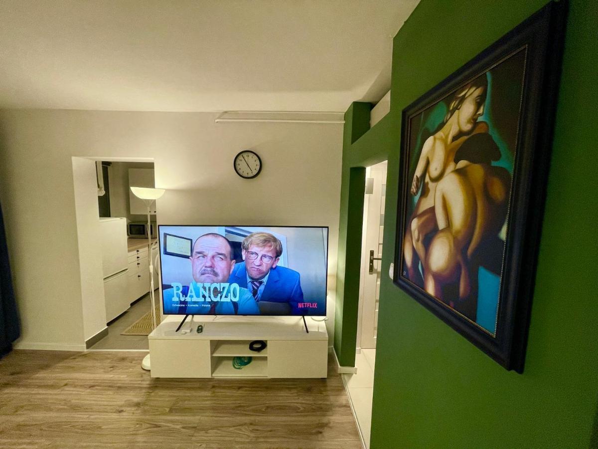 Holiday Metro Fast Wifi Tv'70 Netflix Hbo Appletv Βαρσοβία Εξωτερικό φωτογραφία
