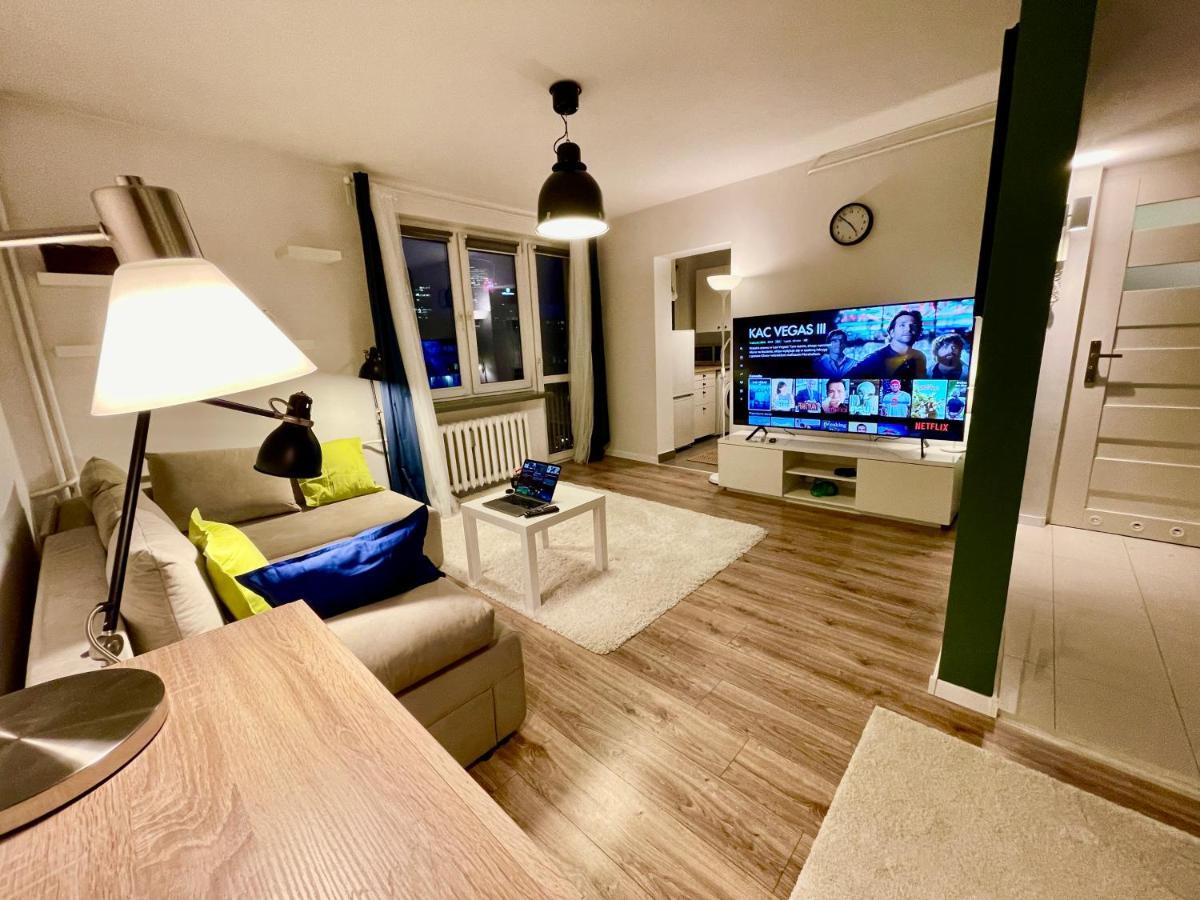 Holiday Metro Fast Wifi Tv'70 Netflix Hbo Appletv Βαρσοβία Εξωτερικό φωτογραφία