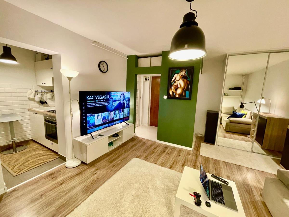 Holiday Metro Fast Wifi Tv'70 Netflix Hbo Appletv Βαρσοβία Εξωτερικό φωτογραφία