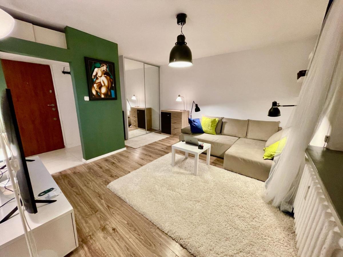 Holiday Metro Fast Wifi Tv'70 Netflix Hbo Appletv Βαρσοβία Εξωτερικό φωτογραφία