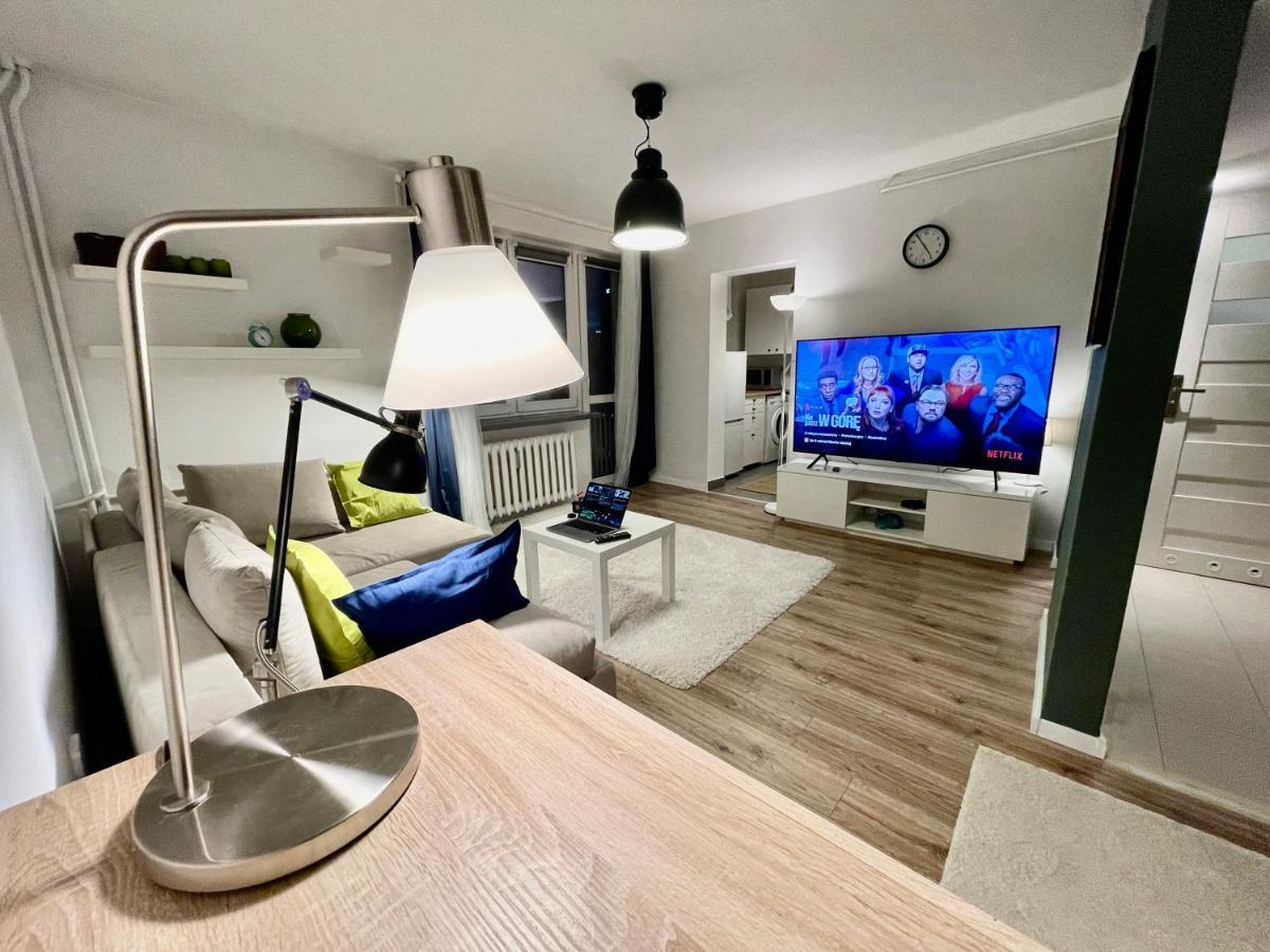 Holiday Metro Fast Wifi Tv'70 Netflix Hbo Appletv Βαρσοβία Εξωτερικό φωτογραφία
