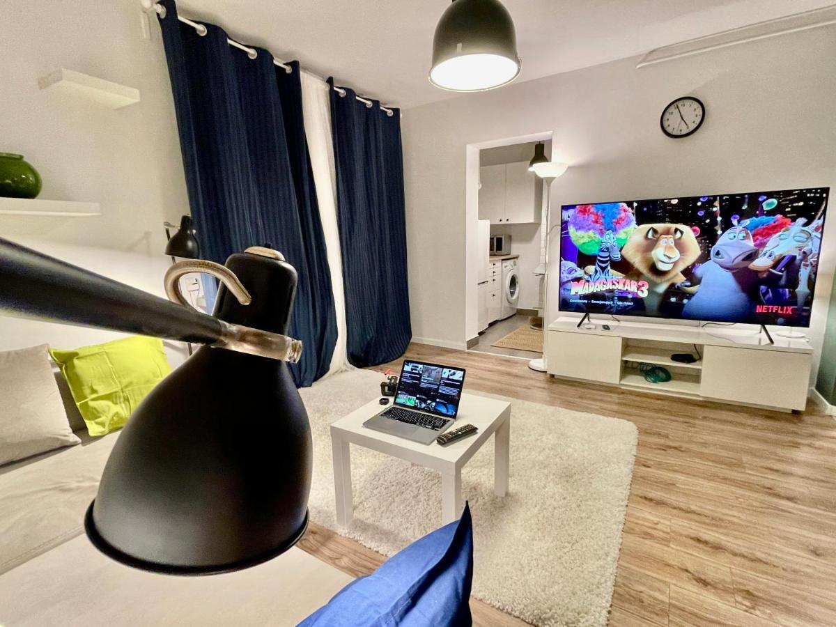 Holiday Metro Fast Wifi Tv'70 Netflix Hbo Appletv Βαρσοβία Εξωτερικό φωτογραφία