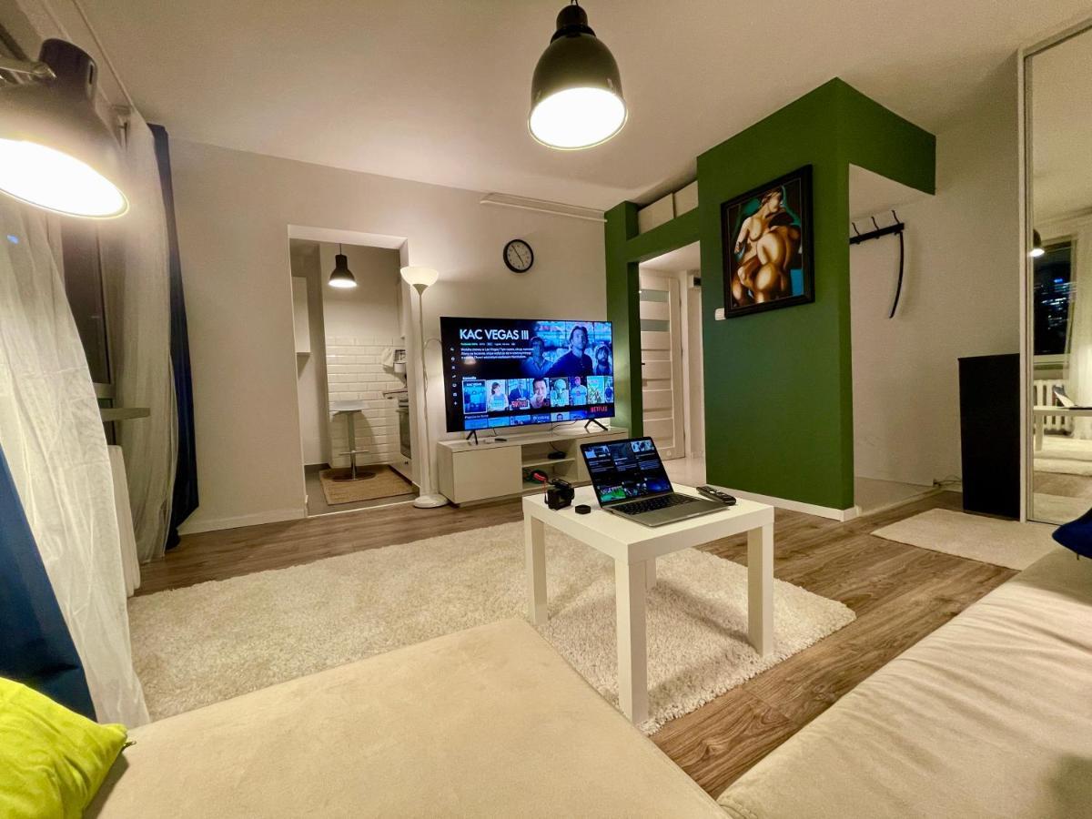 Holiday Metro Fast Wifi Tv'70 Netflix Hbo Appletv Βαρσοβία Εξωτερικό φωτογραφία