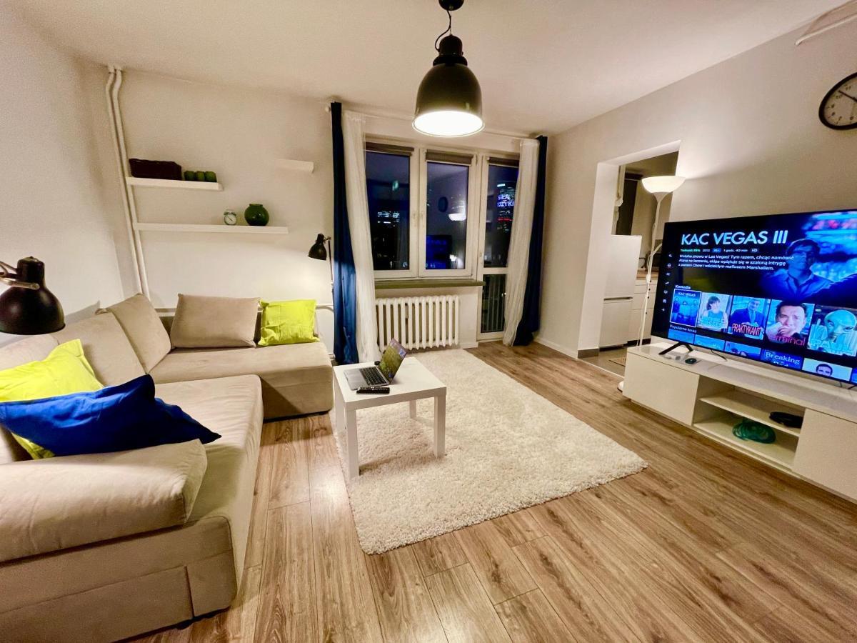 Holiday Metro Fast Wifi Tv'70 Netflix Hbo Appletv Βαρσοβία Εξωτερικό φωτογραφία