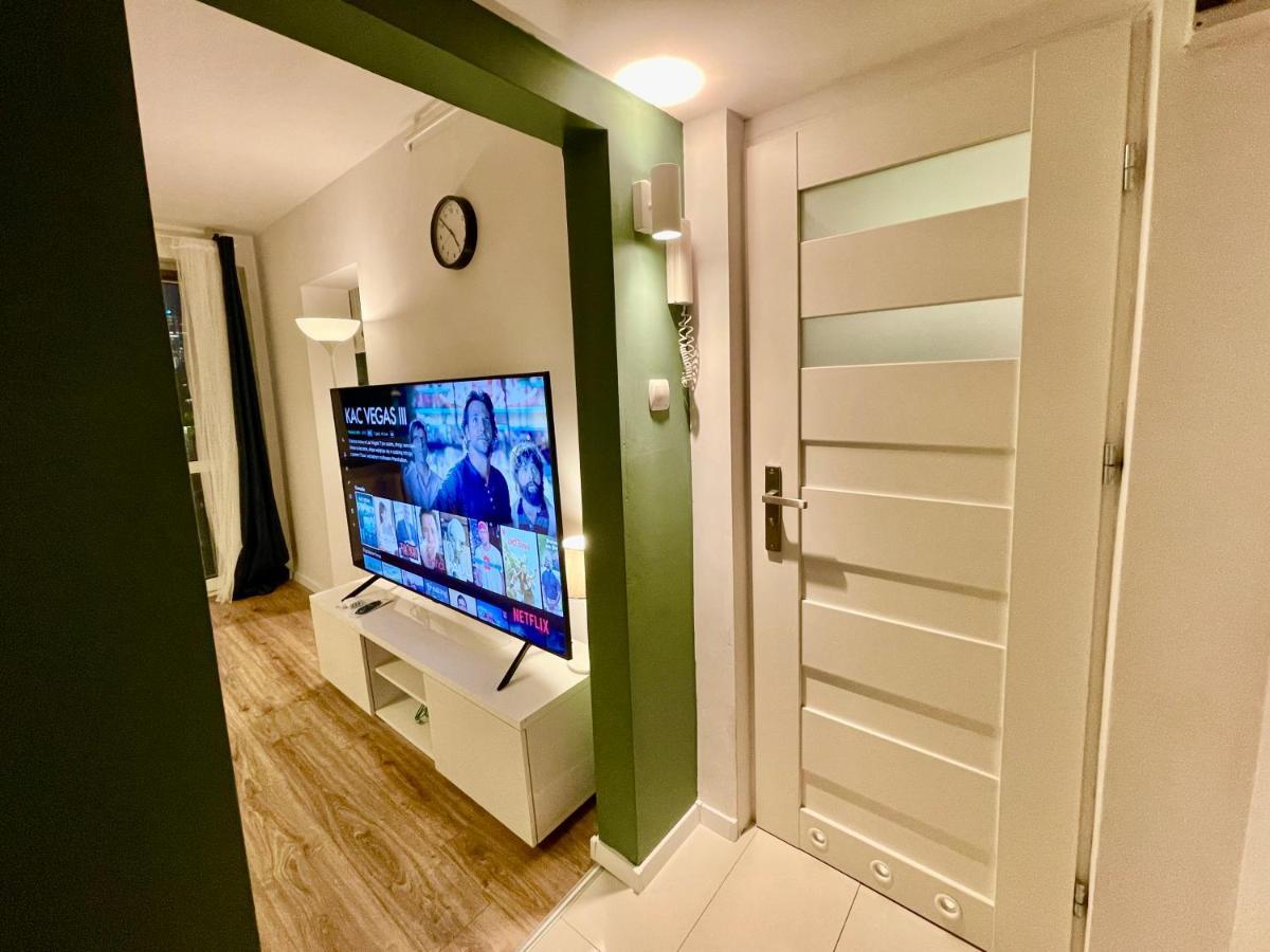Holiday Metro Fast Wifi Tv'70 Netflix Hbo Appletv Βαρσοβία Εξωτερικό φωτογραφία